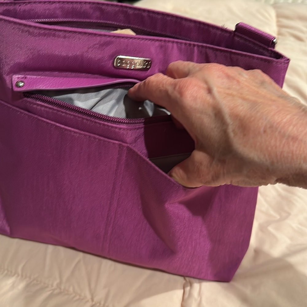 Baggalini purse - Picture 6 of 6